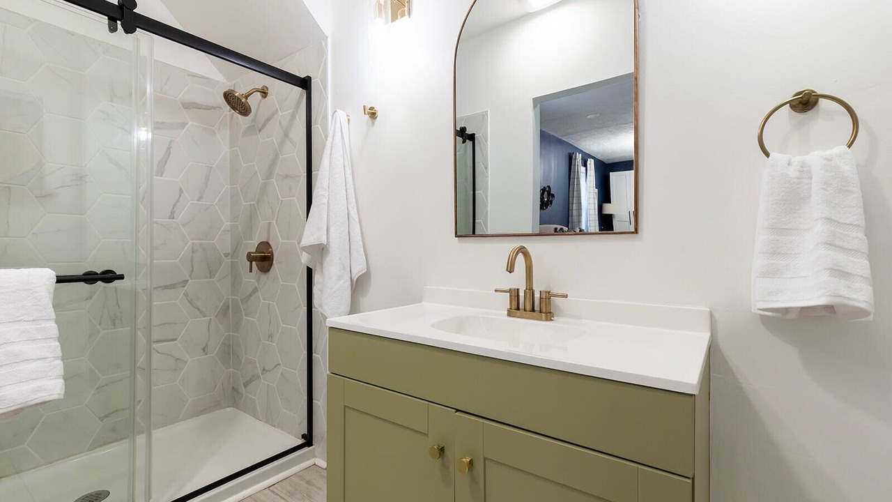 Photo of Bathroom in Detroit - Shoreway