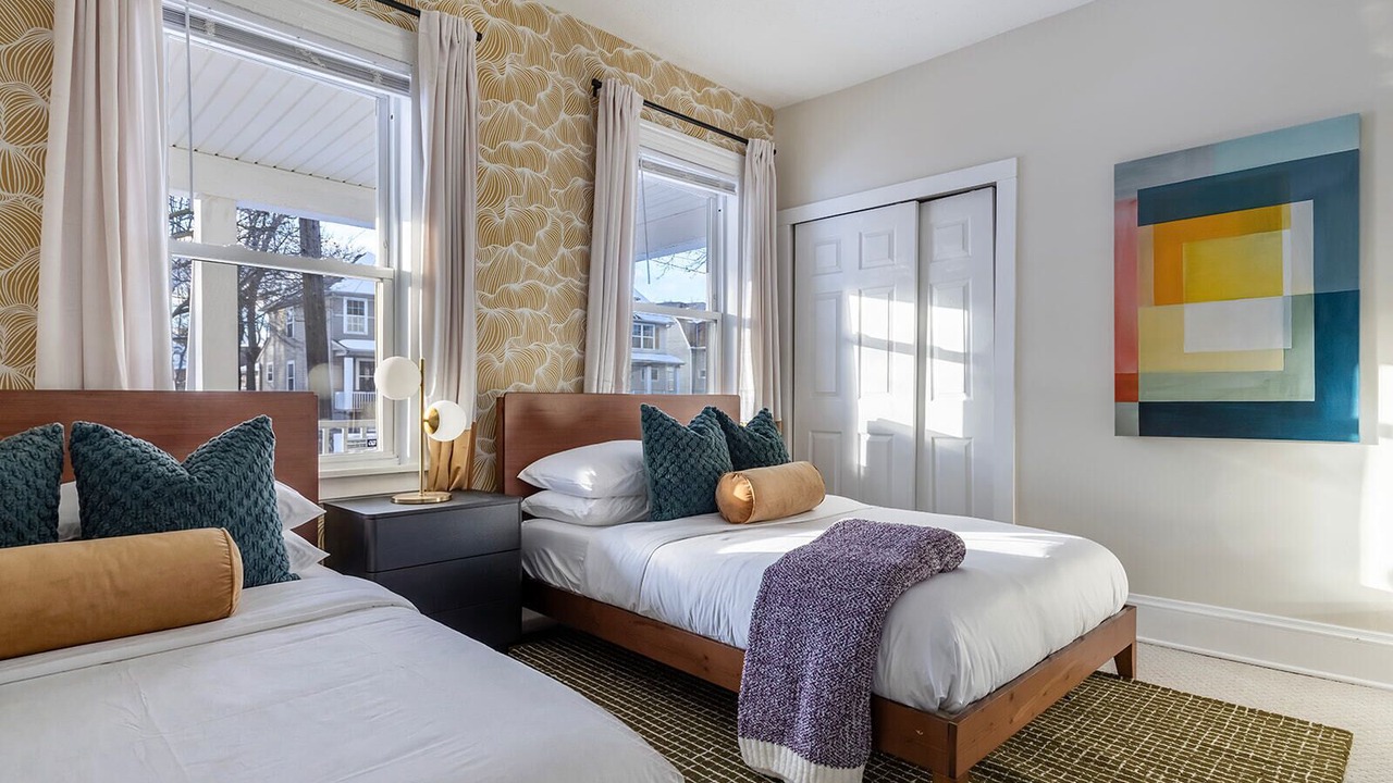 Photo of Bedroom in Detroit - Shoreway