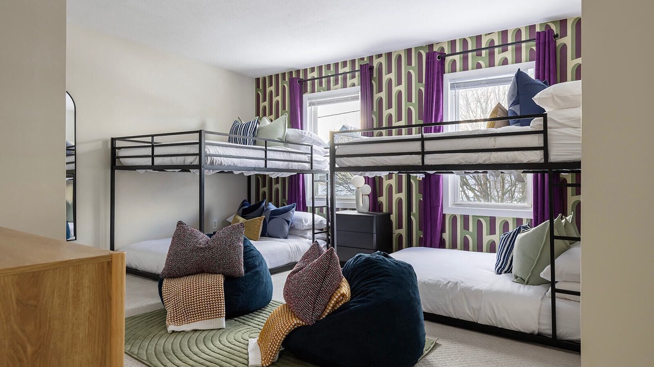 Photo of Bedroom in Detroit - Shoreway