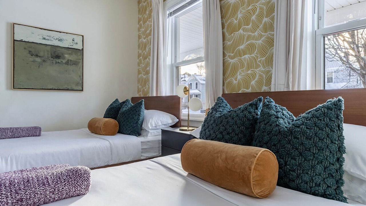 Photo of Bedroom in Detroit - Shoreway