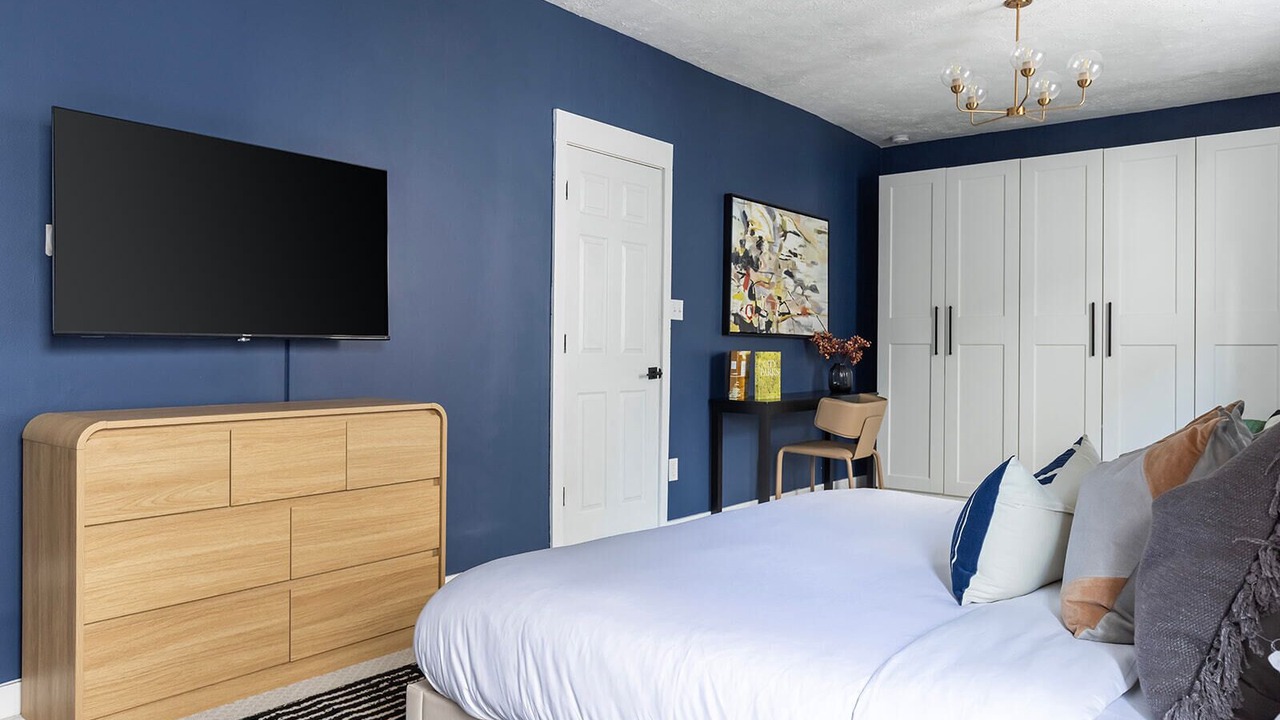 Photo of Bedroom in Detroit - Shoreway