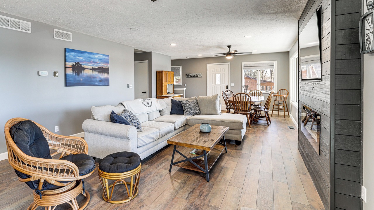 Photo of Livingroom in Shell Knob