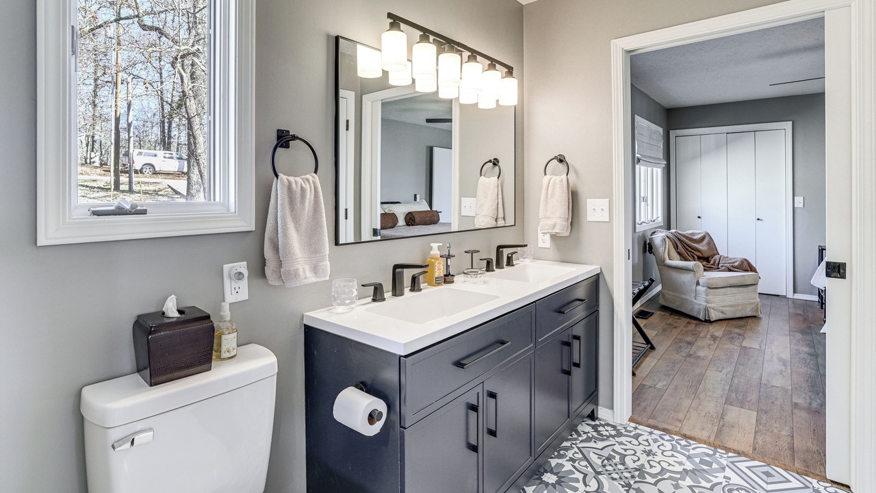 Photo of Bathroom in Shell Knob