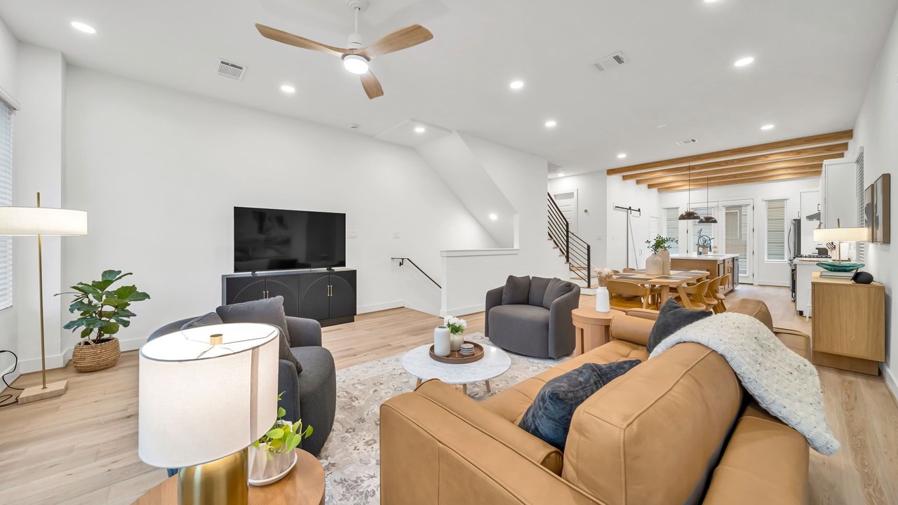 Photo of Livingroom in Shady Acres