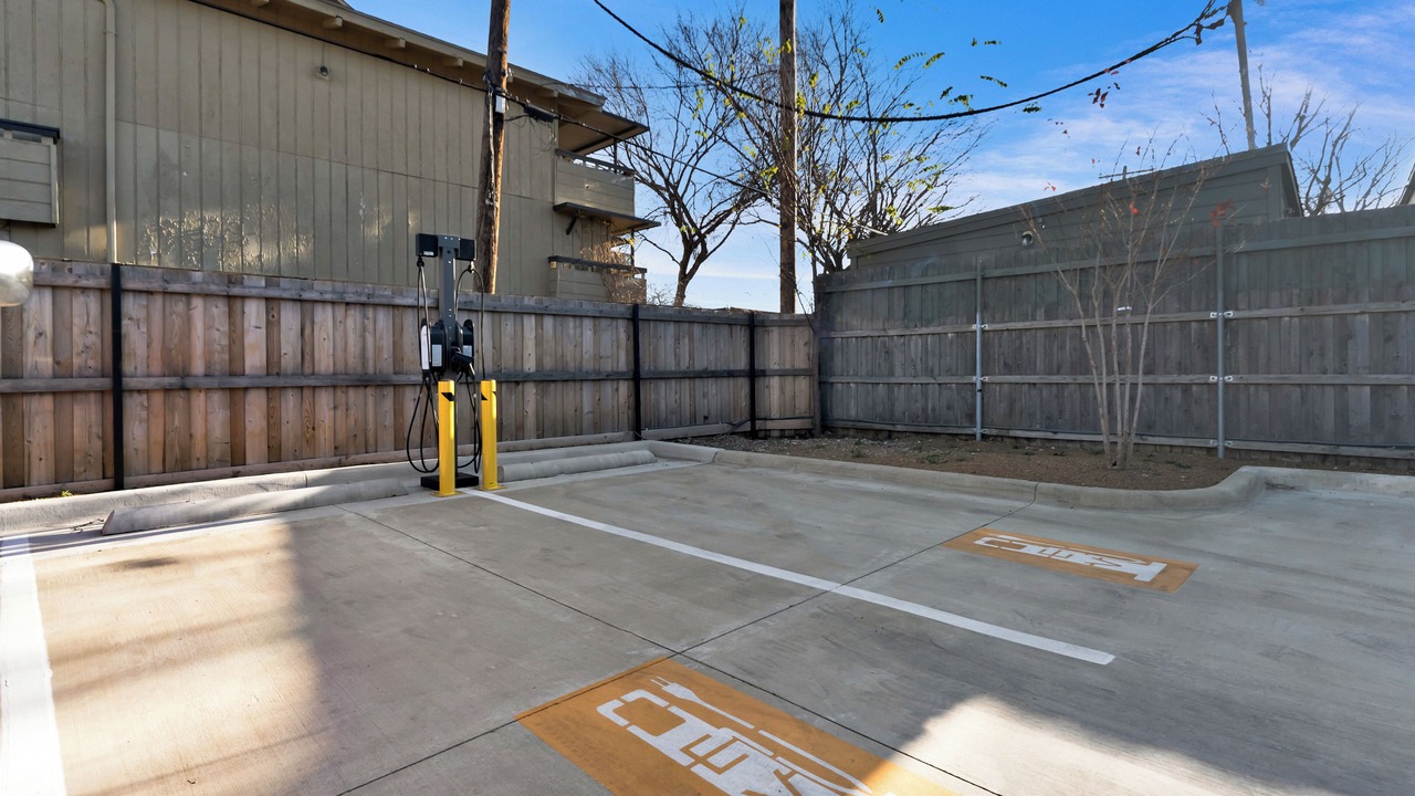 Photo of Outdoor in Oak Lawn