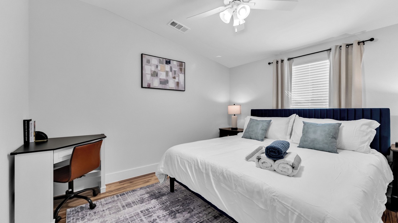 Photo of Bedroom in Oak Lawn