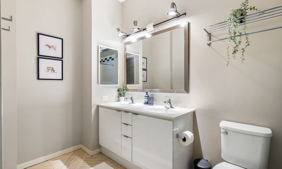 Photo of Bathroom in Downtown Cincinnati