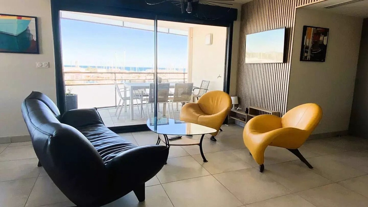 Photo of Livingroom in Le Port
