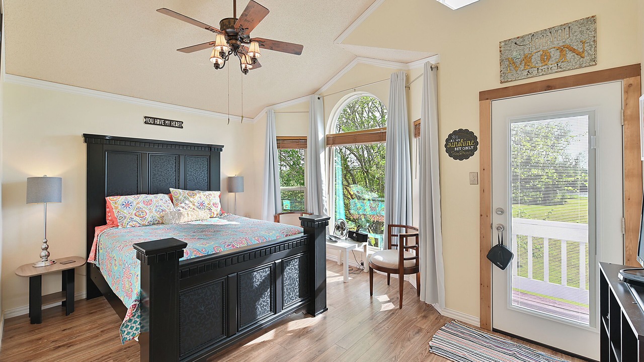 Photo of Bedroom in Smithville
