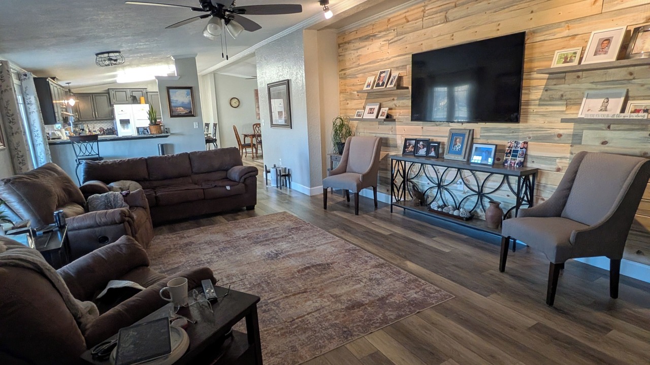 Photo of Livingroom in Aztec