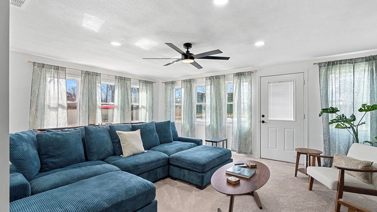 Photo of Livingroom in Overland Park