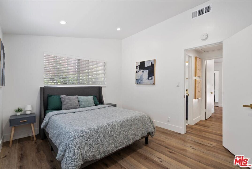 Photo of Bedroom in Woodland Hills