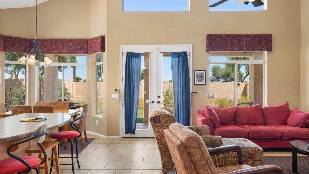 Photo of Livingroom in Palm Valley