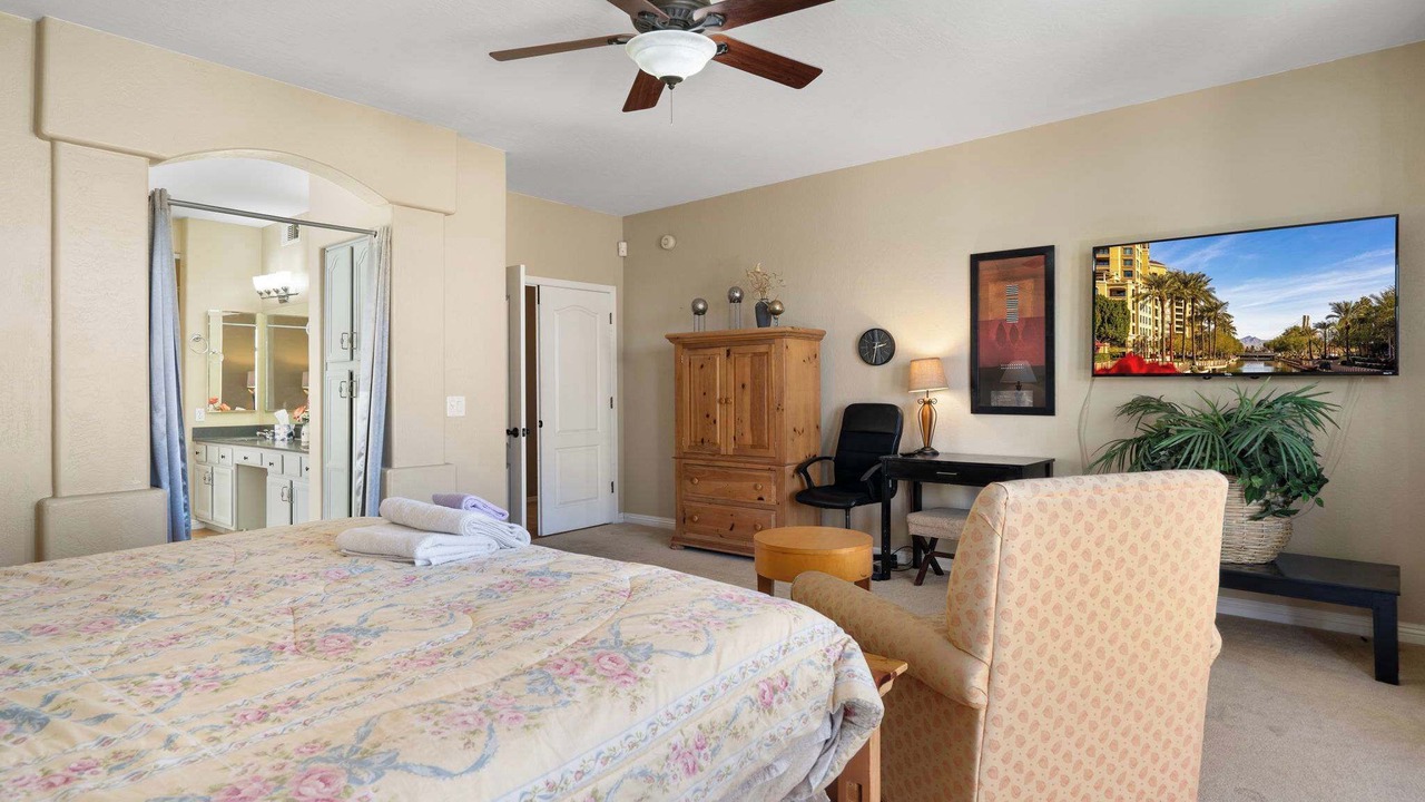 Photo of Bedroom in Palm Valley