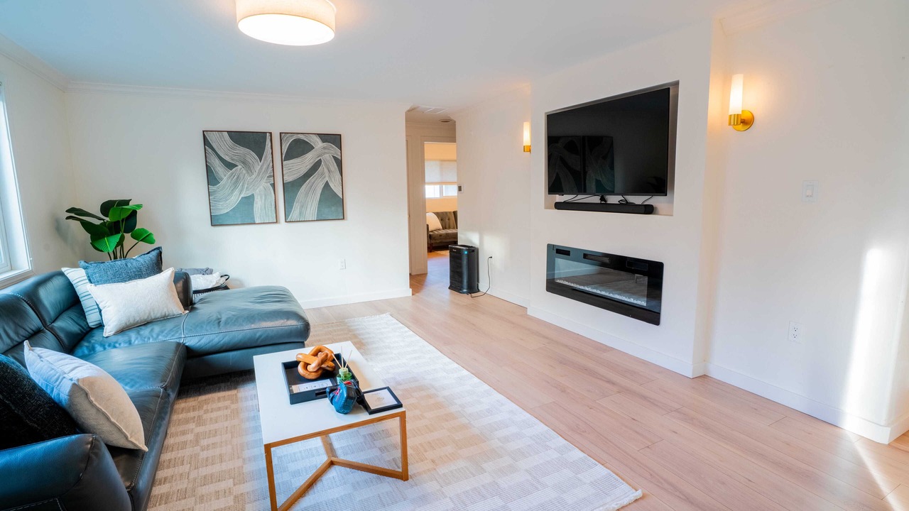 Photo of Livingroom in Olympic Hills