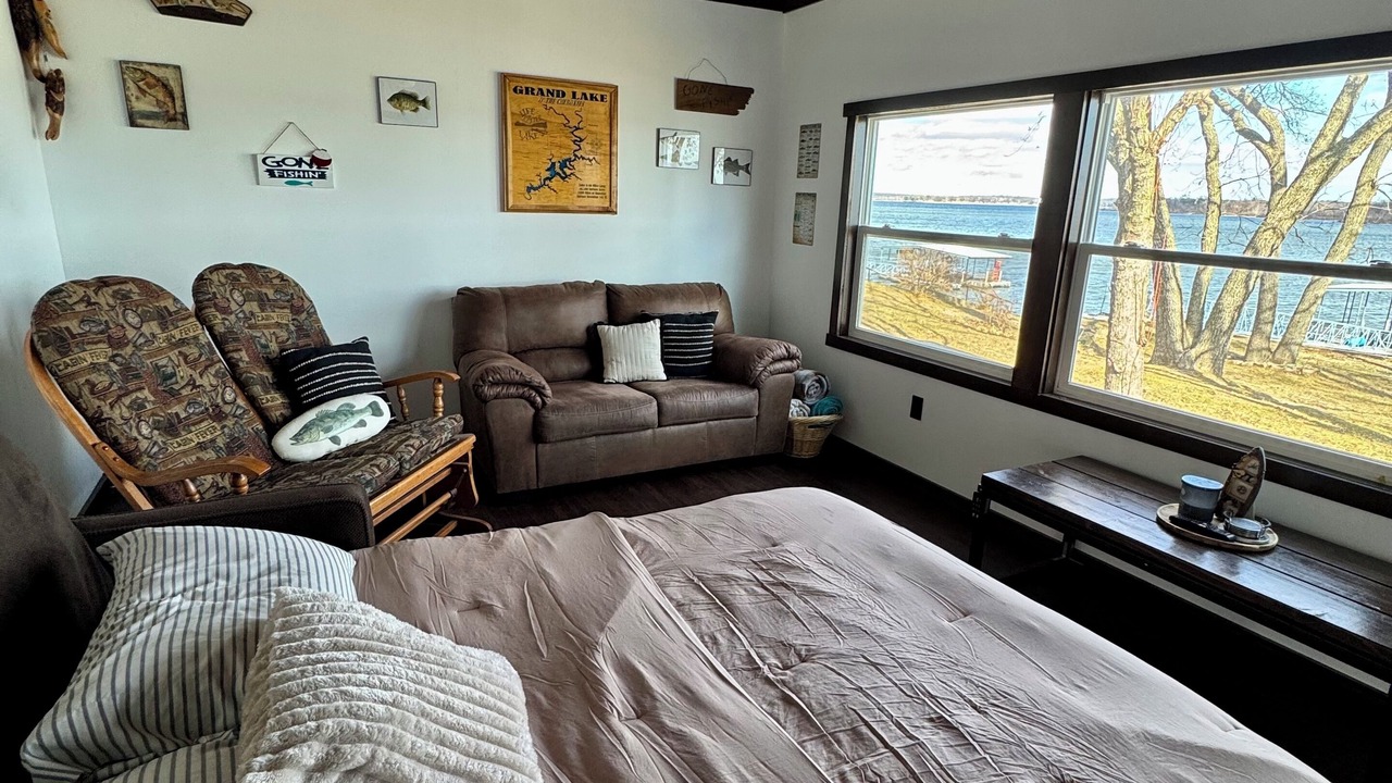 Photo of Bedroom in Grove
