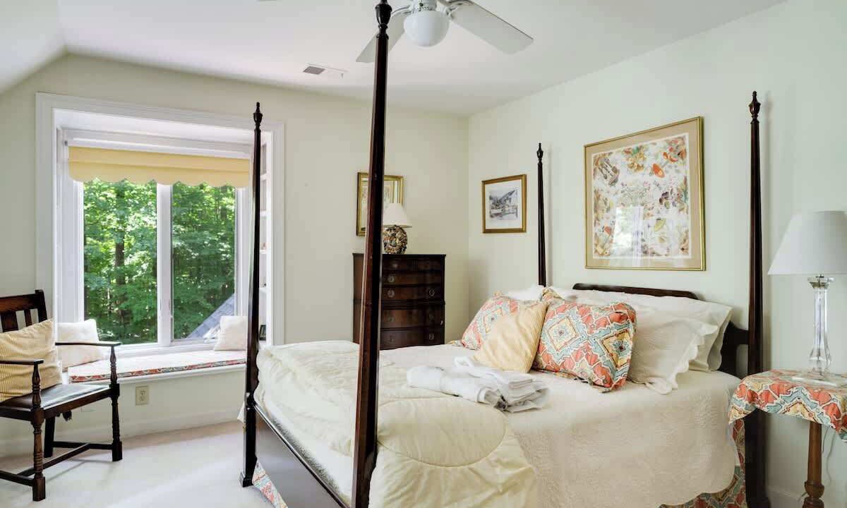 Photo of Bedroom in Anchorage