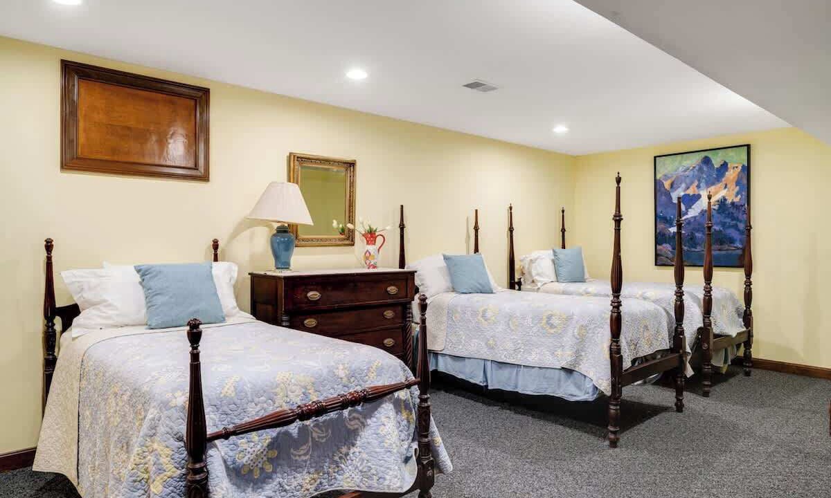 Photo of Bedroom in Anchorage