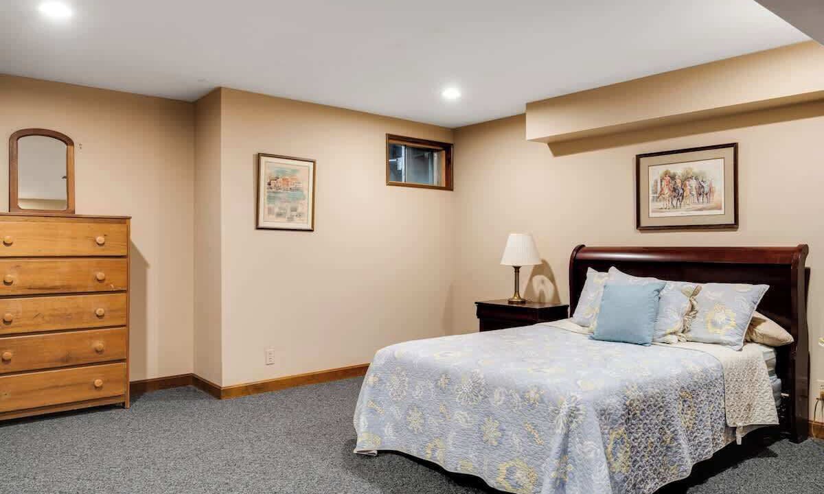 Photo of Bedroom in Anchorage