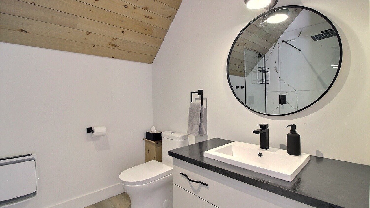 Photo of Bathroom in Saint Urbain