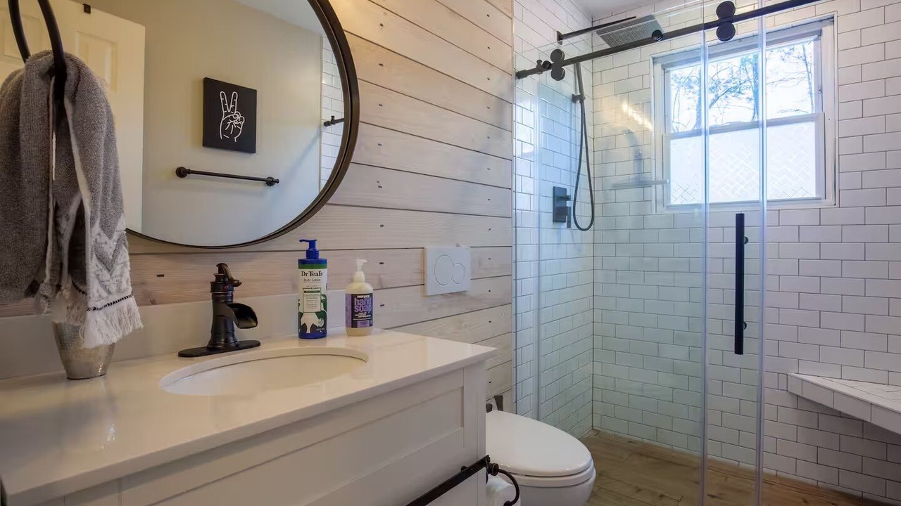 Photo of Bathroom in Apex
