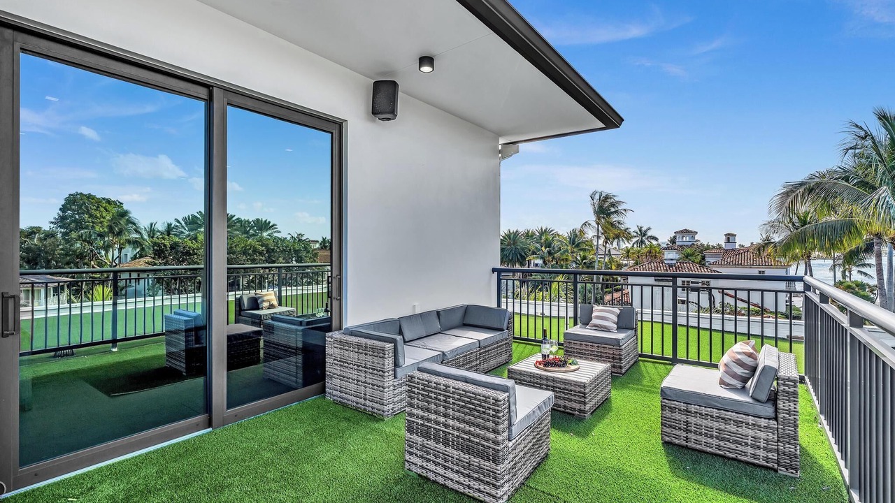 Photo of Patio Balcony in Las Olas Isles