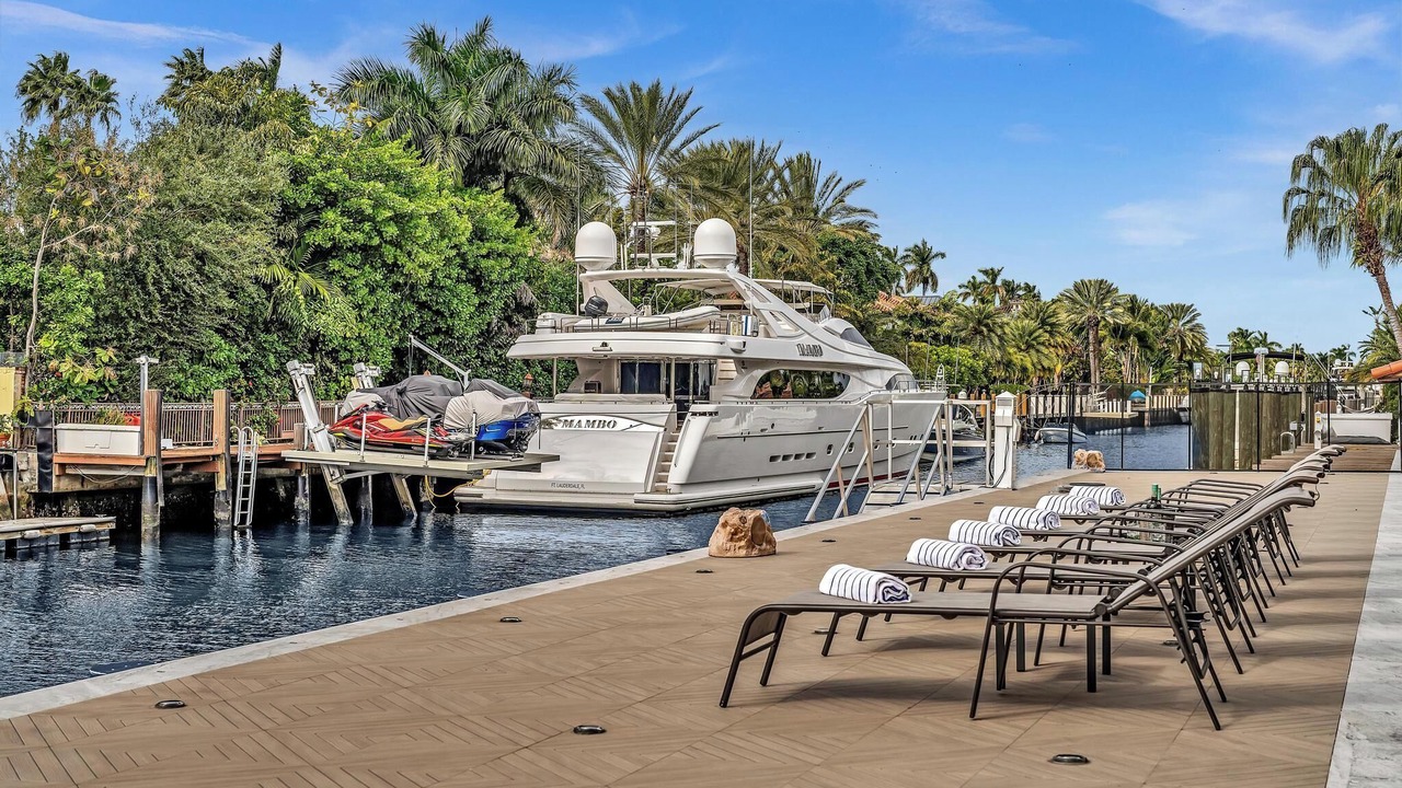 Photo of Others in Las Olas Isles