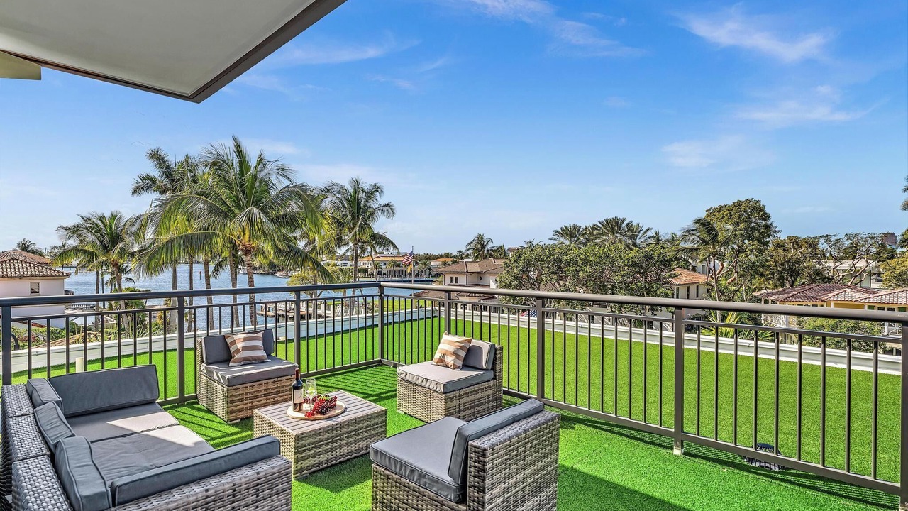 Photo of Patio Balcony in Las Olas Isles