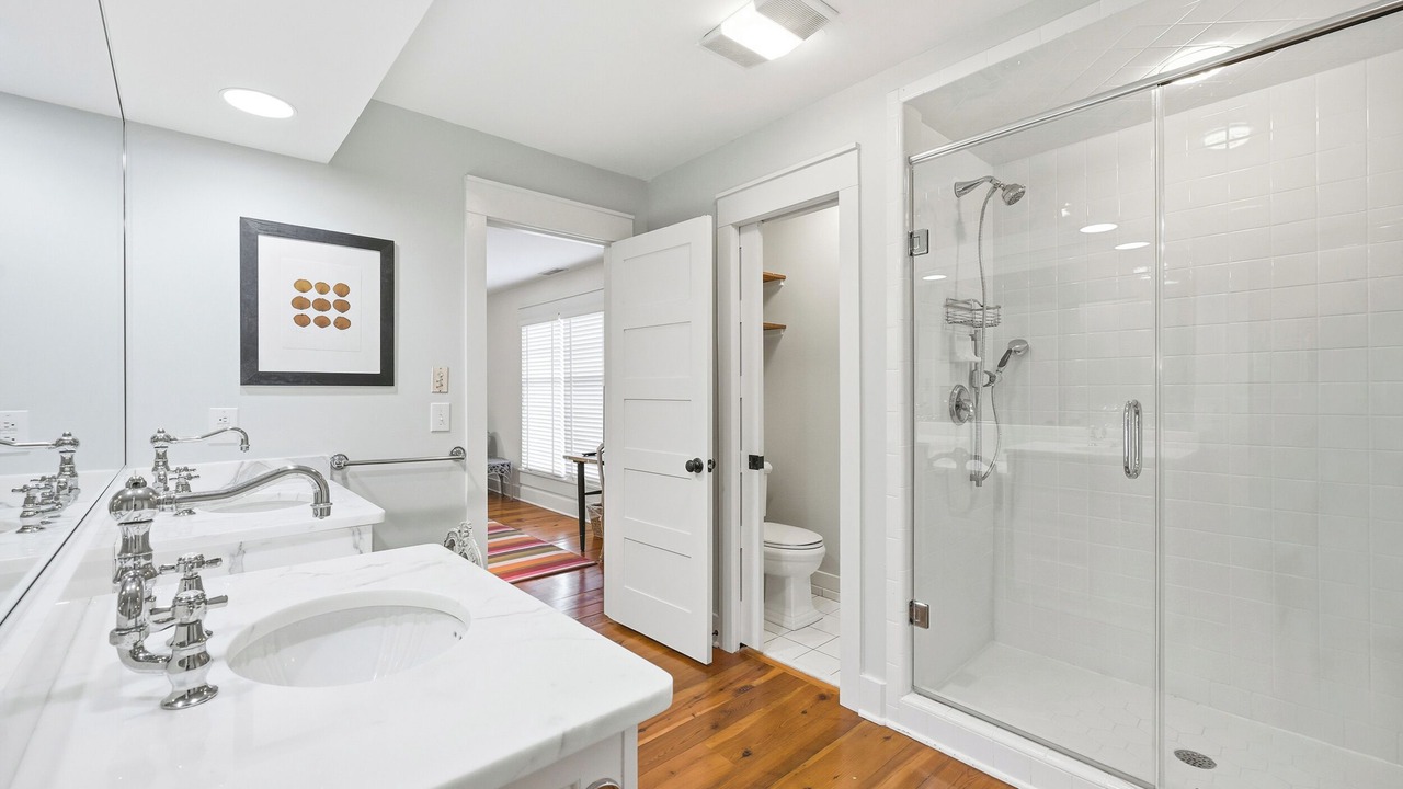 Photo of Bathroom in Debordieu Colony