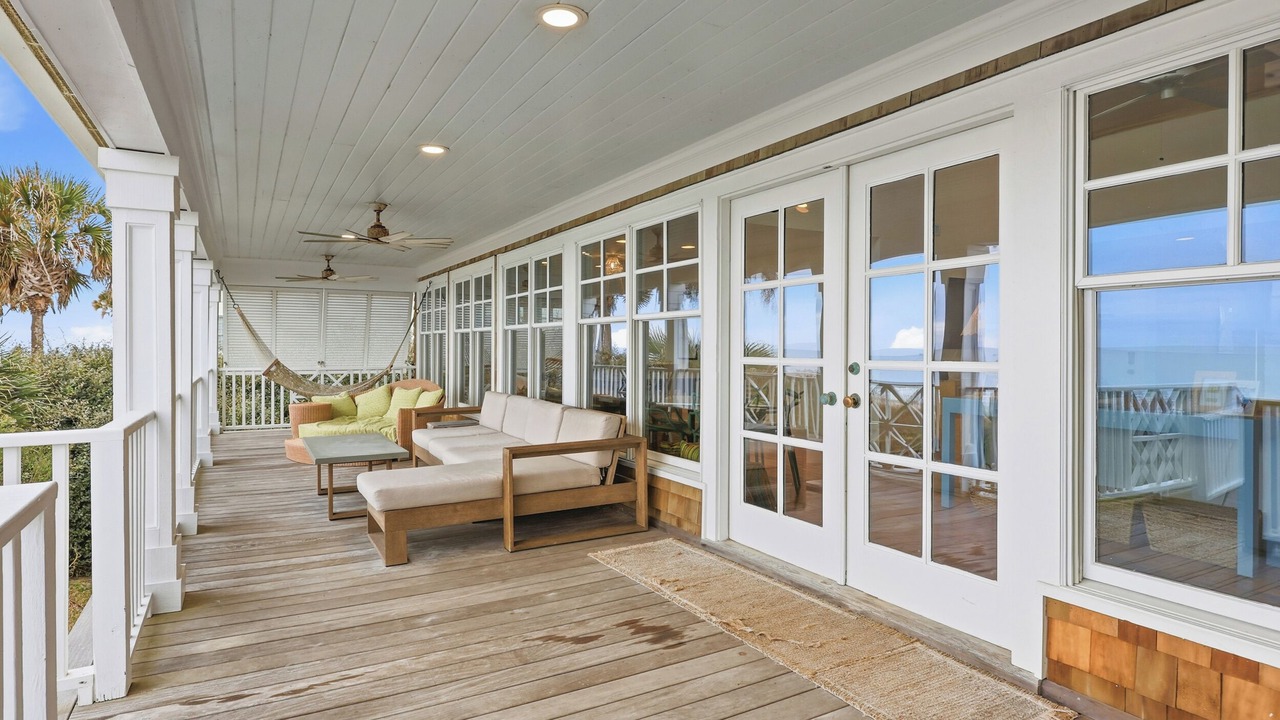 Photo of Patio Balcony in Debordieu Colony