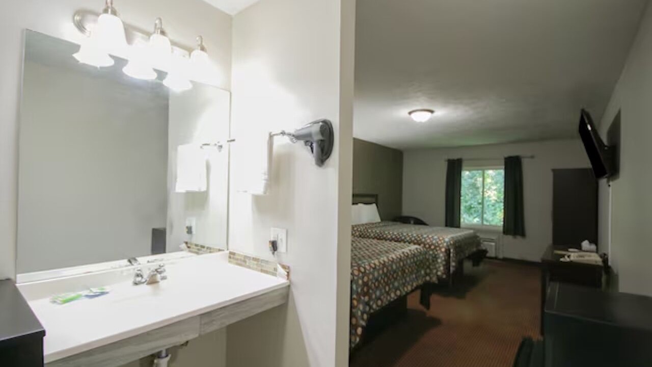 Photo of Bathroom in Glenwood