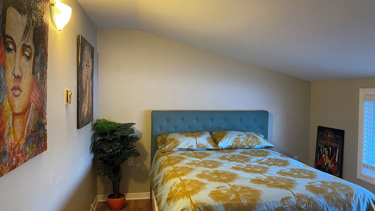 Photo of Bedroom in Elizabethtown-Kitley
