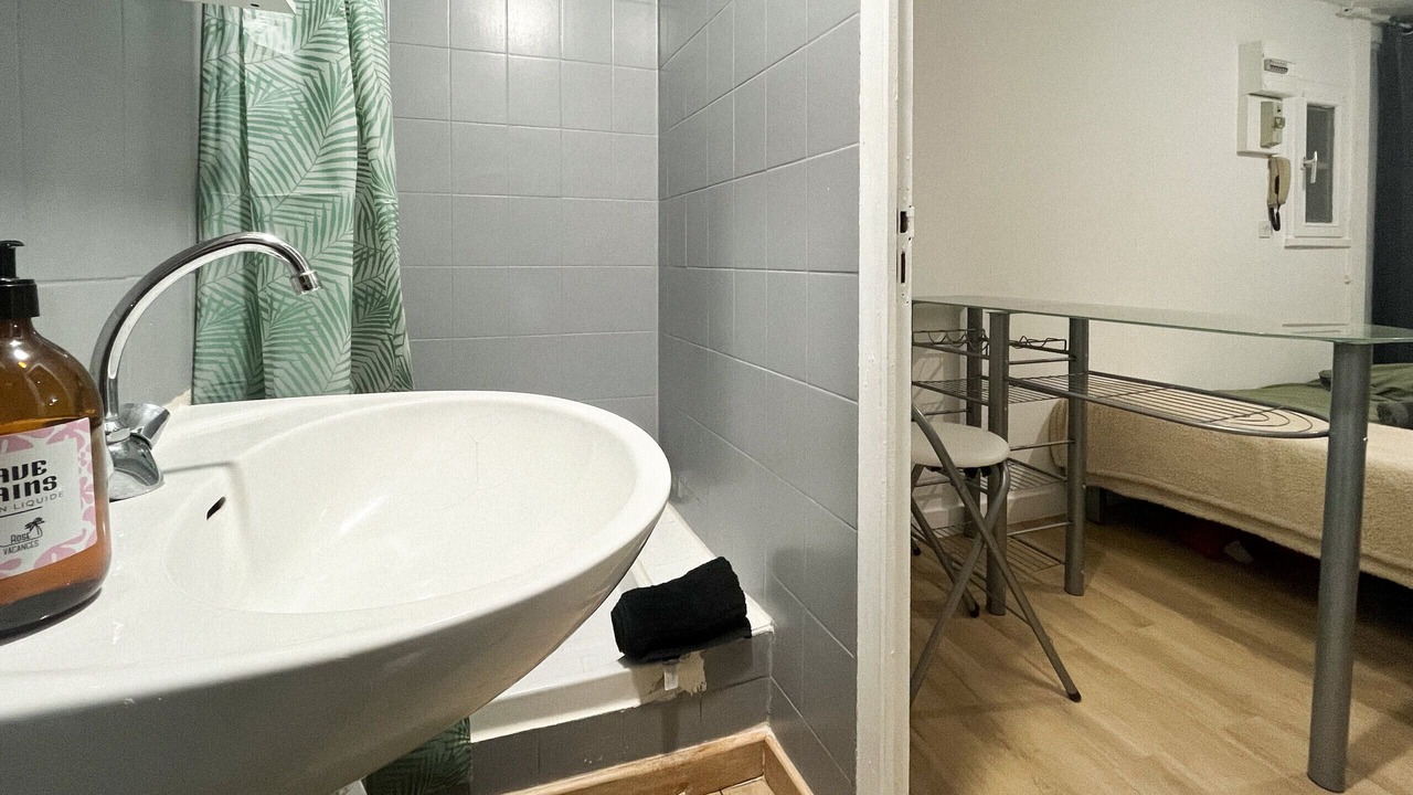 Photo of Bathroom in Downtown Angers