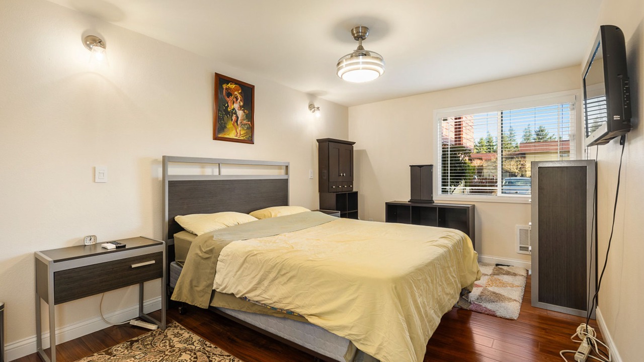 Photo of Bedroom in Lake Hills