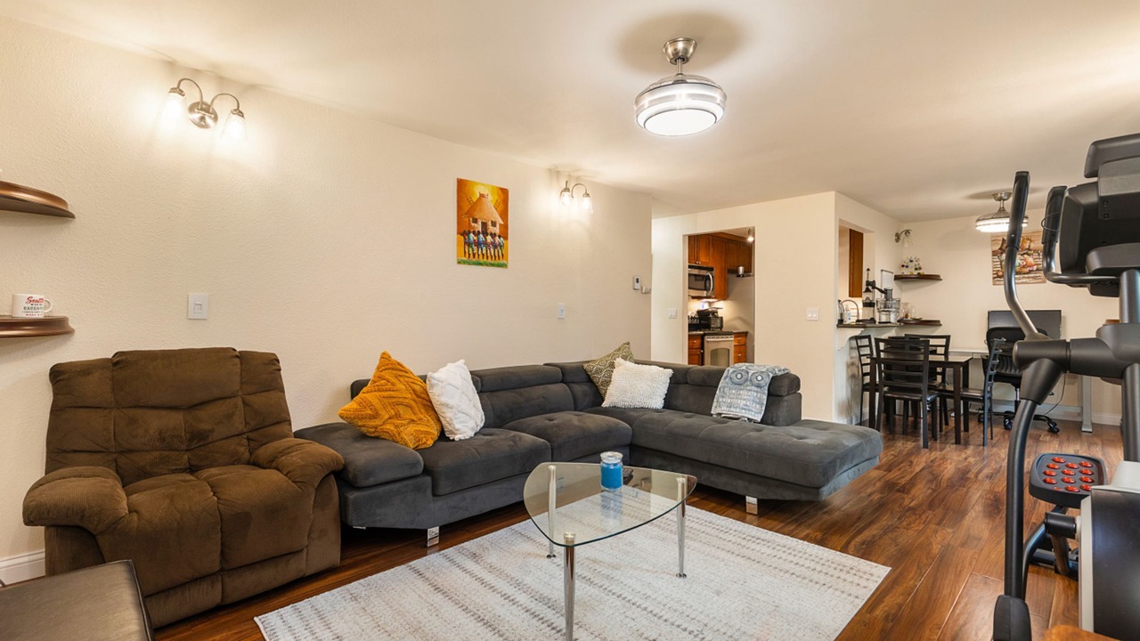 Photo of Livingroom in Lake Hills