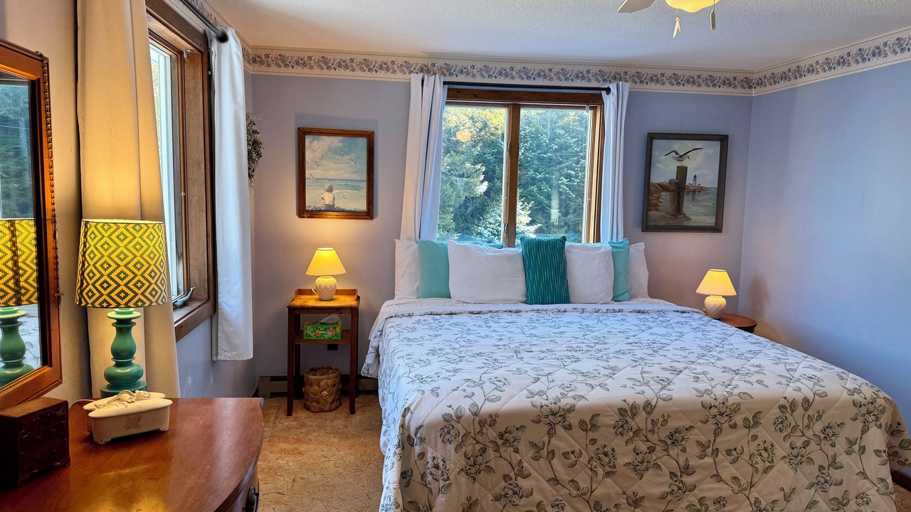 Photo of Bedroom in New Harbor