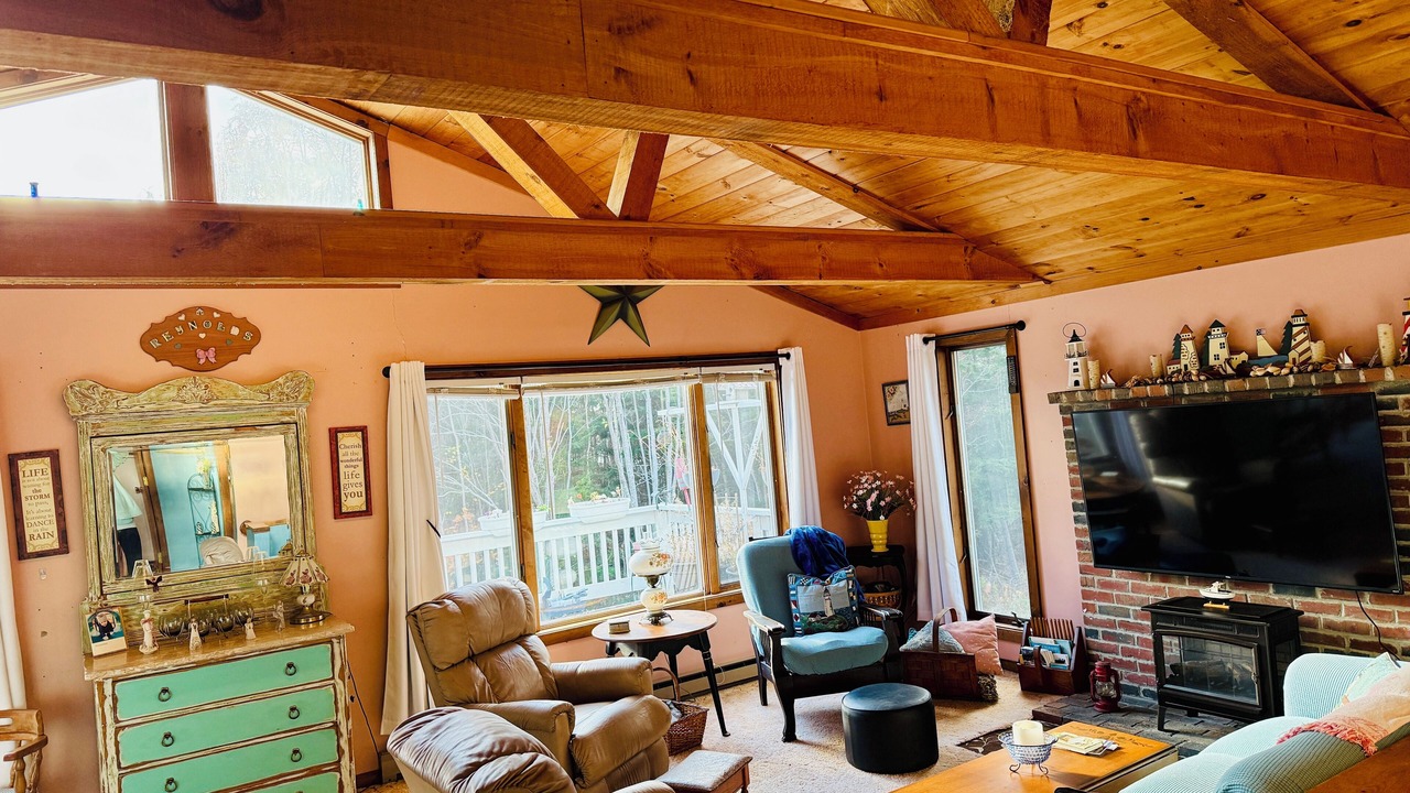 Photo of Livingroom in New Harbor