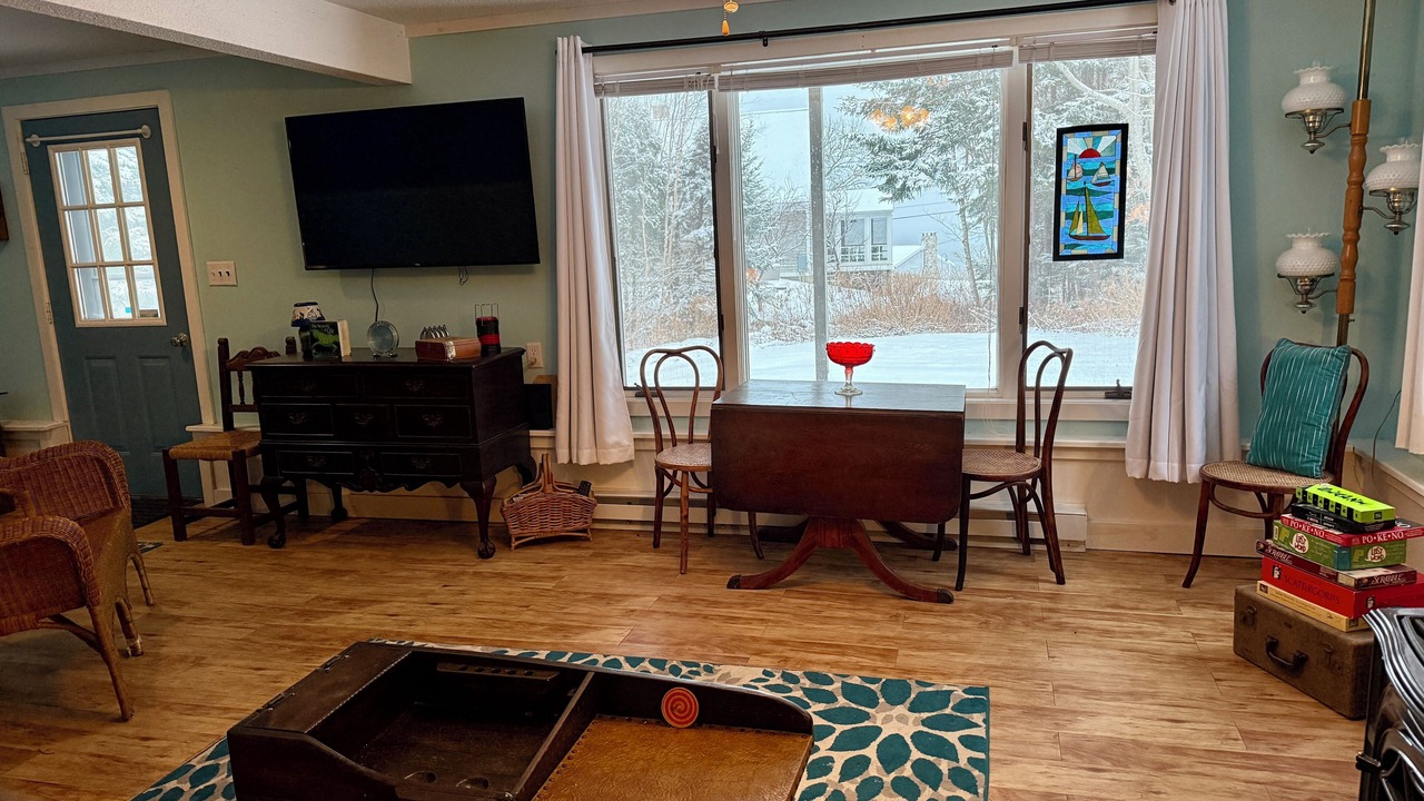 Photo of Livingroom in New Harbor