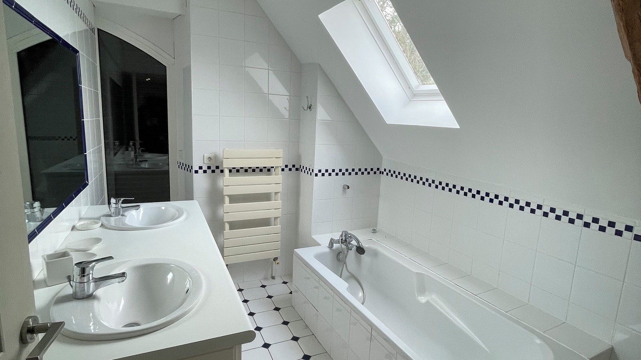 Photo of Bathroom in Laval
