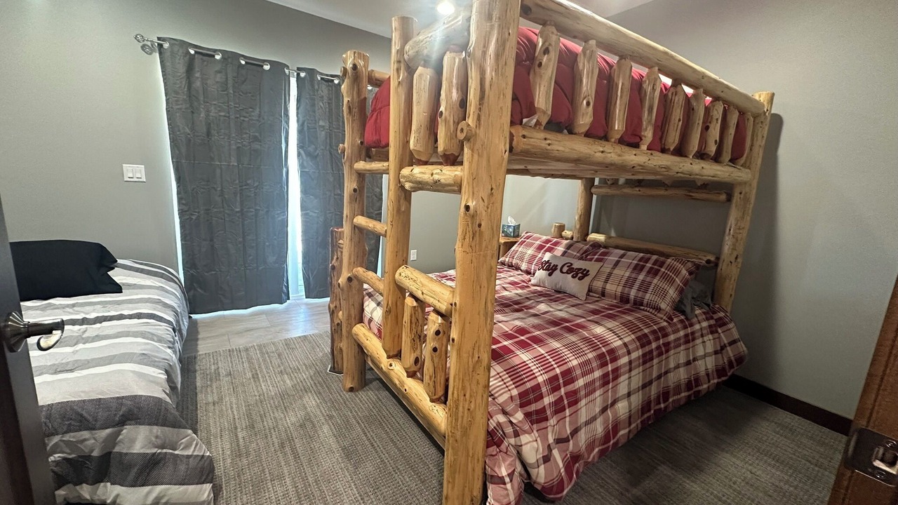 Photo of Bedroom in Mountain Green