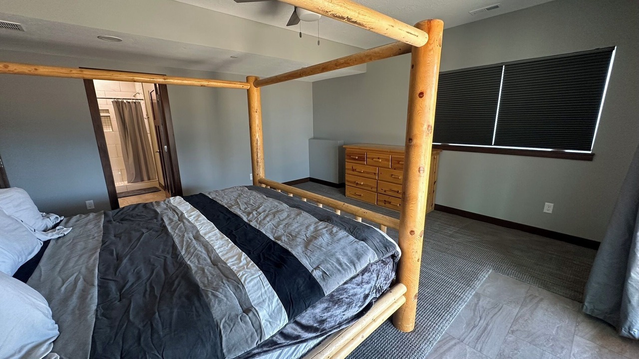 Photo of Bedroom in Mountain Green