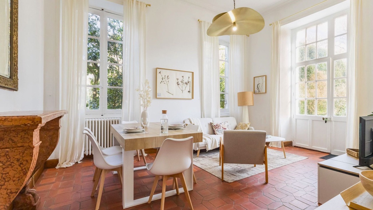 Photo of Livingroom in Saint-Etienne-de-Montluc