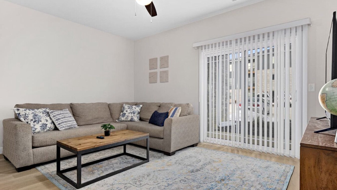 Photo of Livingroom in Orange Prairie