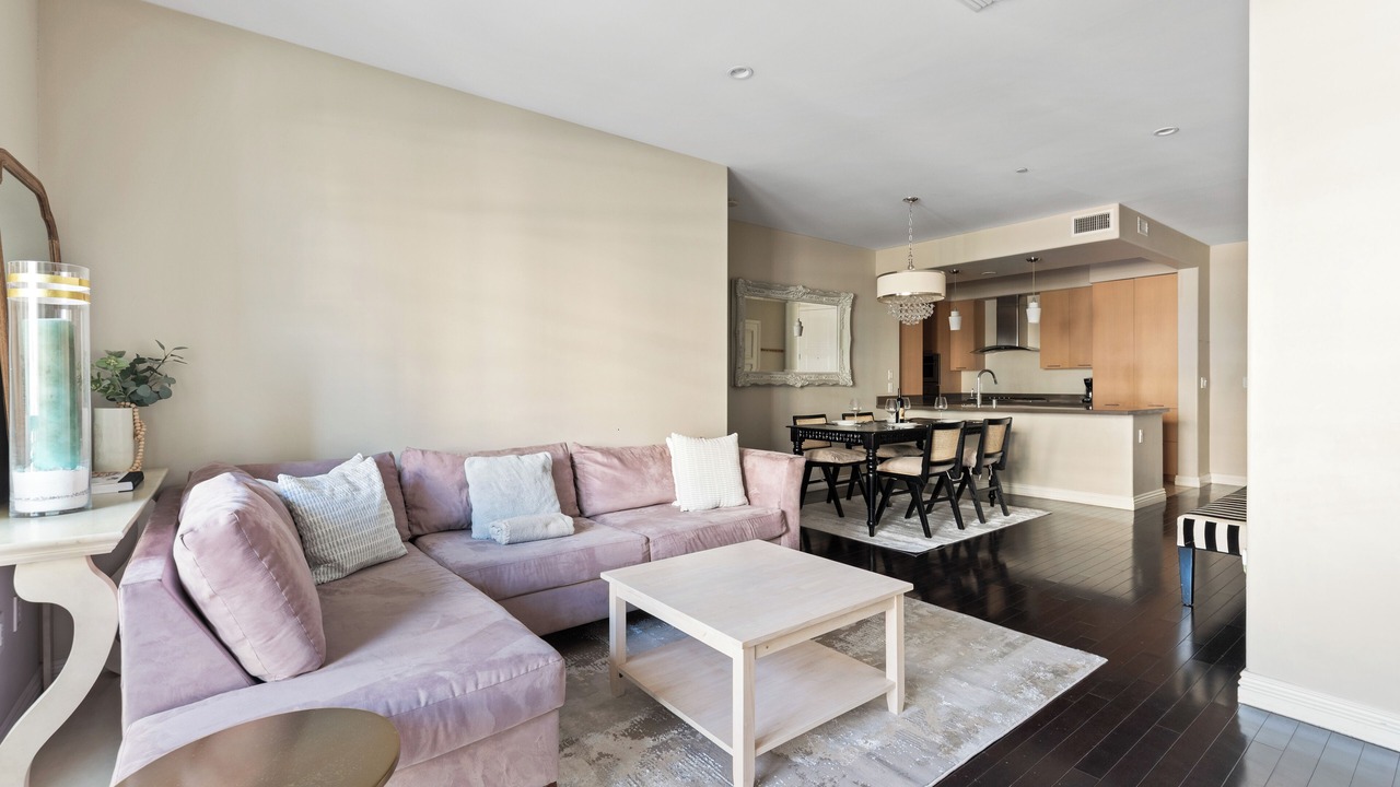 Photo of Livingroom in Downtown