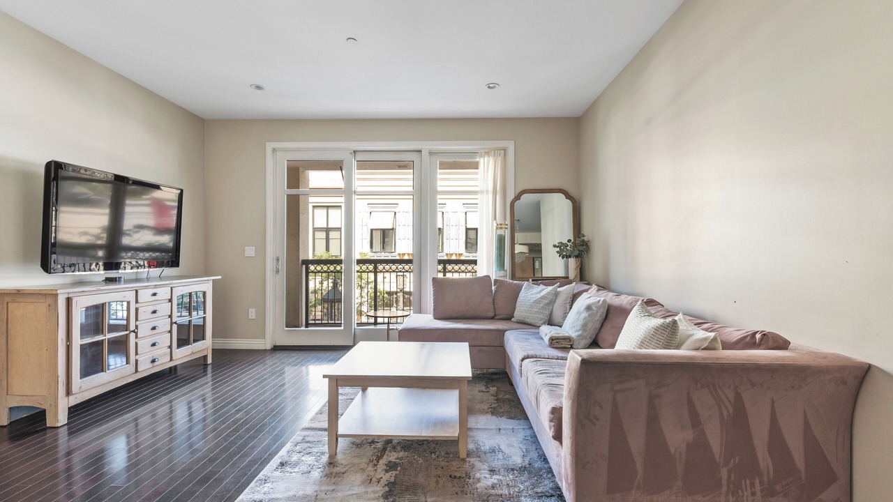 Photo of Livingroom in Downtown