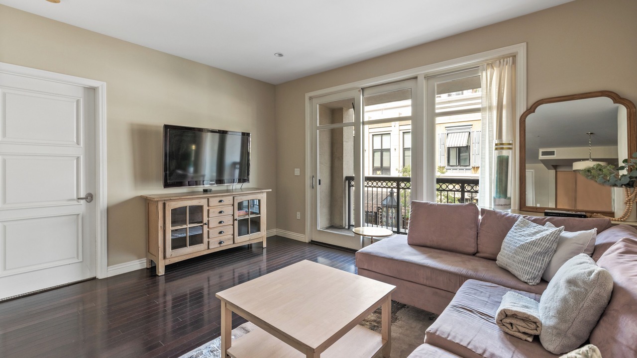 Photo of Livingroom in Downtown