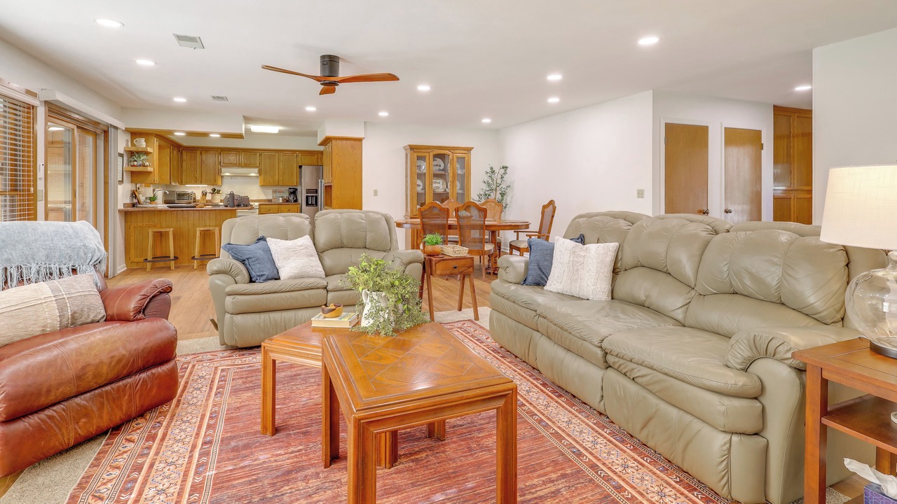Photo of Livingroom in Swinging Bridge Village
