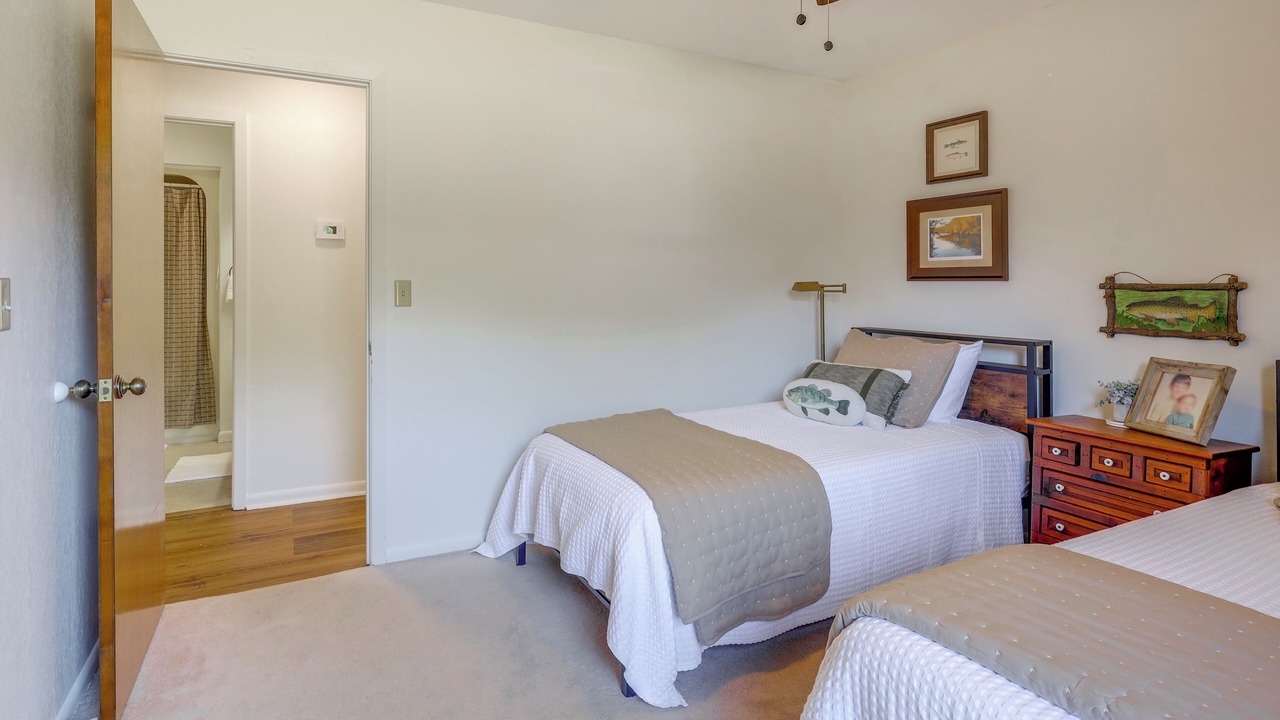 Photo of Bedroom in Swinging Bridge Village