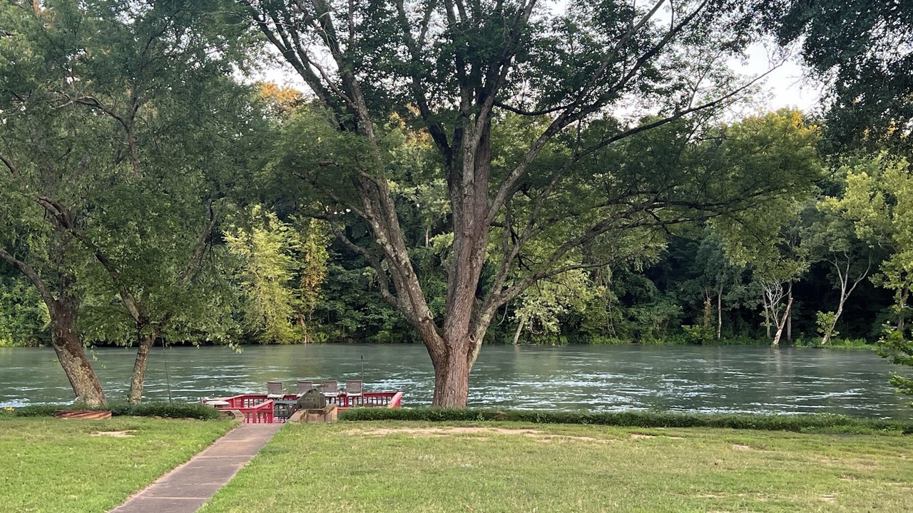 Photo of Outdoor in Swinging Bridge Village