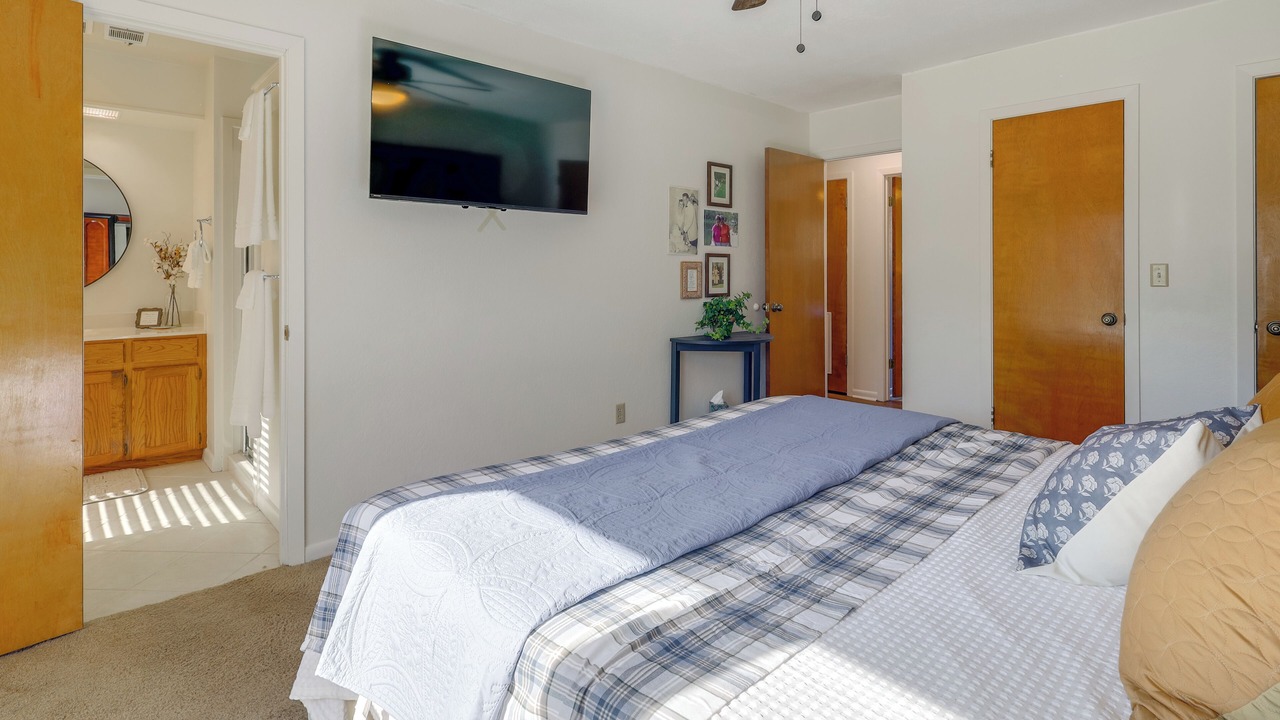 Photo of Bedroom in Swinging Bridge Village